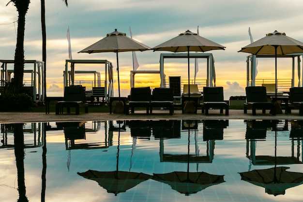 Rooftop Terraces and Skyline Vistas: Hotels with Panoramic Roofs
