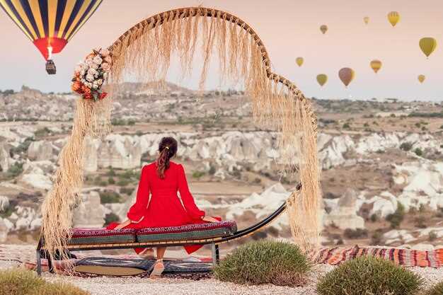 Pamukkale in a day: travel routes (flight or fast train), thermal pools and Hierapolis