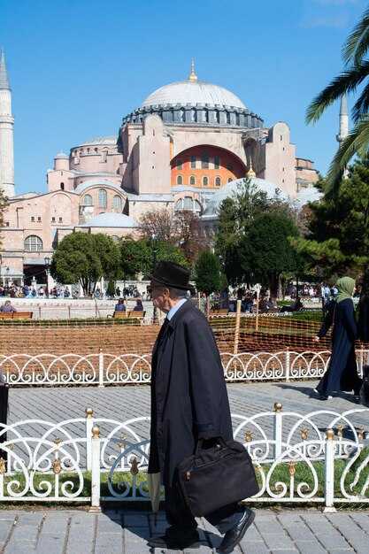 Architectural Style and Notable Features (Iznik tiles, six minarets)