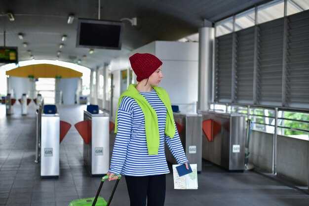 Stay policy: duration limits, check-in/out, and extensions