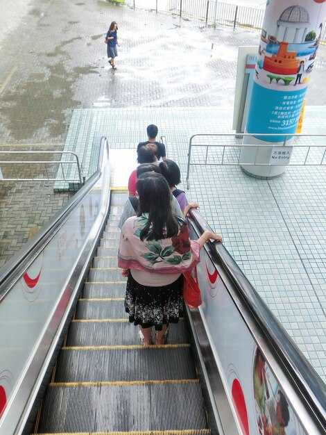 Transfers and Connections: How to link M8 with trams, buses, and other lines