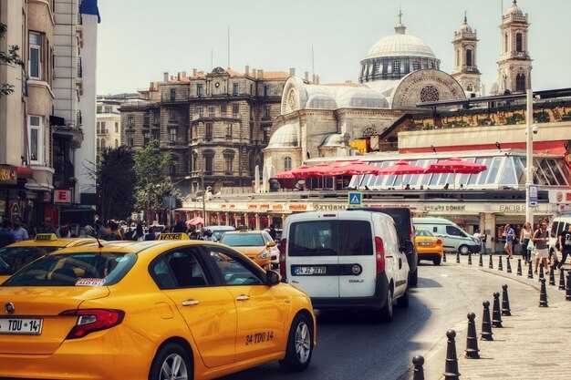 Helpful Tips for Taxis in Istanbul – Safe, Efficient Rides for Travelers