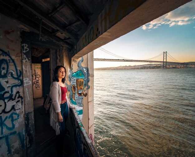 Disembarking at your stop: exits, stairs, and onward connections