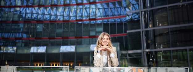 Dining, Shops, and Wi‑Fi: practical tips