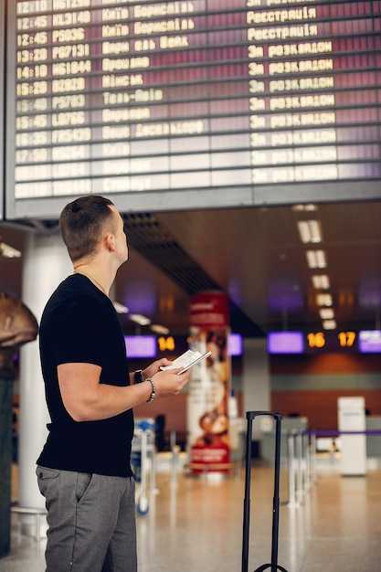 Check-in, bag drop, and lounge access timing at IST