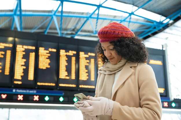 Metro access and taxis/ride-hailing: quick city access and flexible options