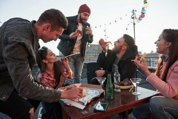 Safety Tips: Personal Belongings, Crowd Awareness, and Friends