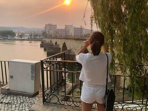 Traffic Timing: Schedule pickups to avoid peak delays