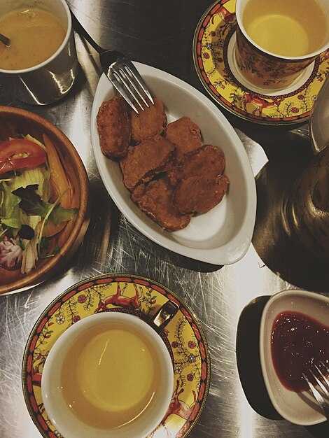 Beverage Rituals: Tea, Turkish Coffee, and Pairing with Dishes