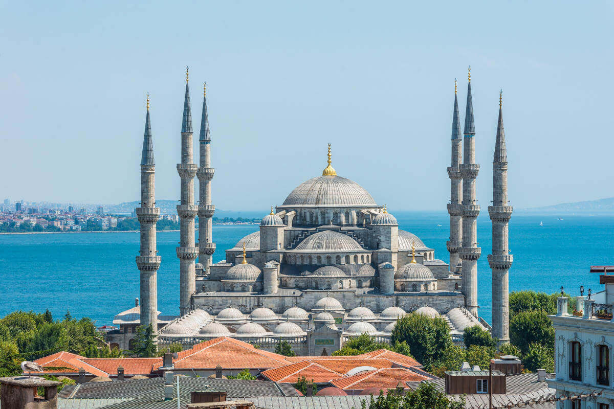 Navigating the Transfer Journey from Istanbul Airport to Sultanahmet