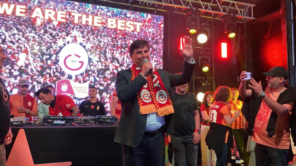 Fethiye’s Mayor Sets a Sportsmanship Example by Acknowledging Galatasaray’s Championship