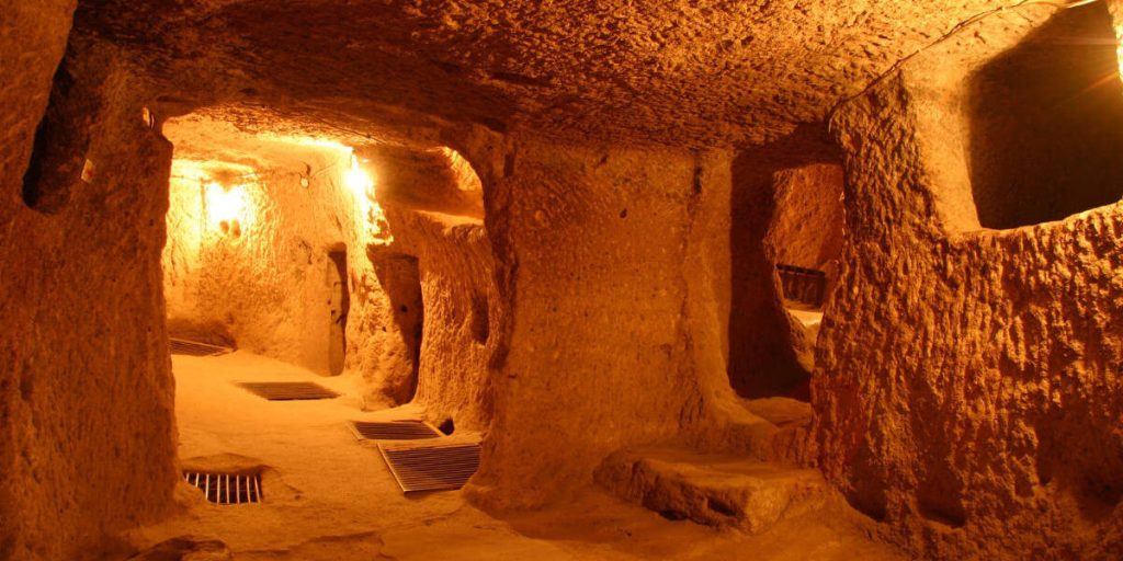 Discovering the Fascinating Kaymaklı and Derinkuyu Underground Cities