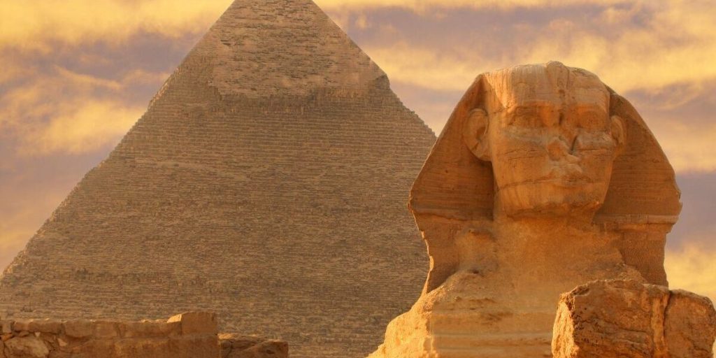 Optimal Timing for an Egyptian Adventure: Weather and Crowd Insights