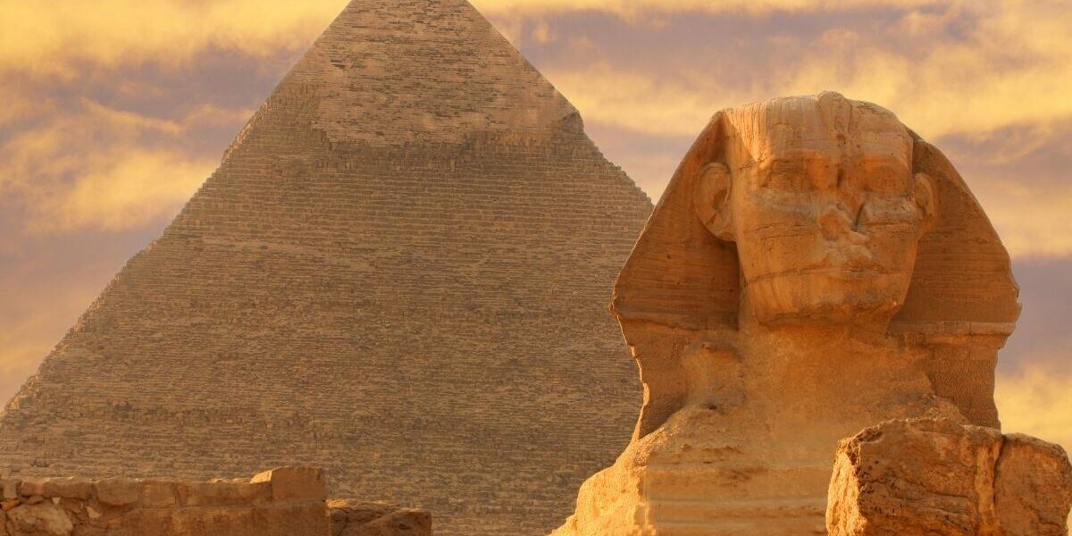 Optimal Timing for an Egyptian Adventure: Weather and Crowd Insights